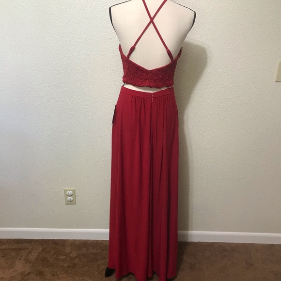 Morgan & Co. Two-Piece Scarlet Lace Evening dress - Picture 4 of 8